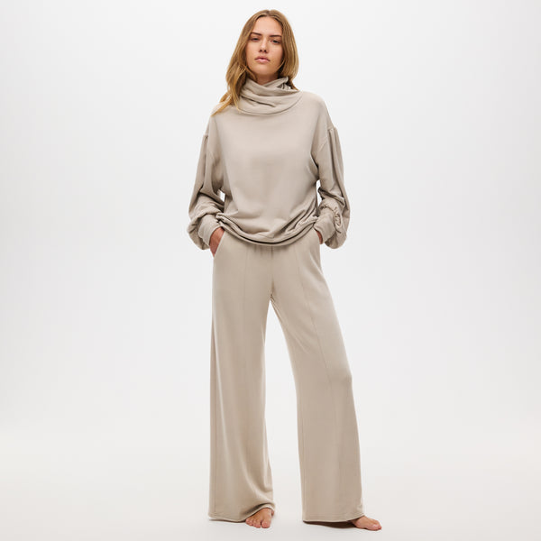 Smart travel trousers
