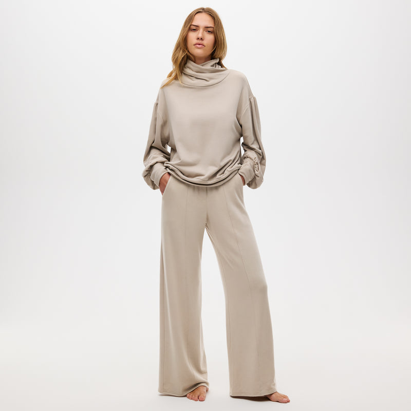 Smart travel trousers